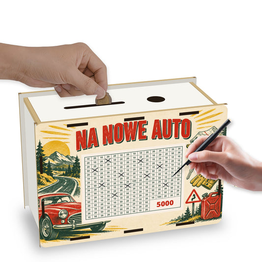 Skarbonka wykreślanka „Na nowe auto” 5 000 zł w użyciu – wrzucanie monety i skreślanie pól