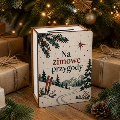 Skarbonka vintage „Na zimowe przygody” pod choinką