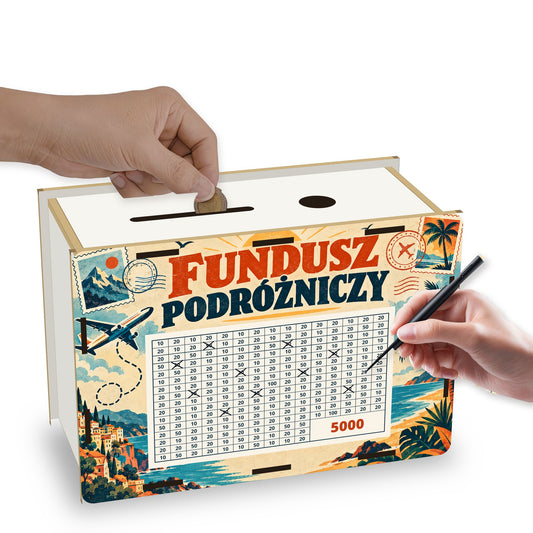 Skarbonka wykreślanka „Fundusz podróżniczy” 5 000 zł w użyciu – wrzucanie monety i skreślanie pól
